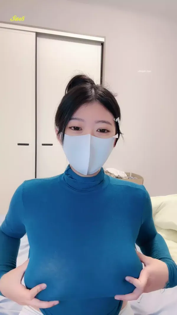 长沙大奶女学生童颜巨乳大E妹稀缺露点视频2